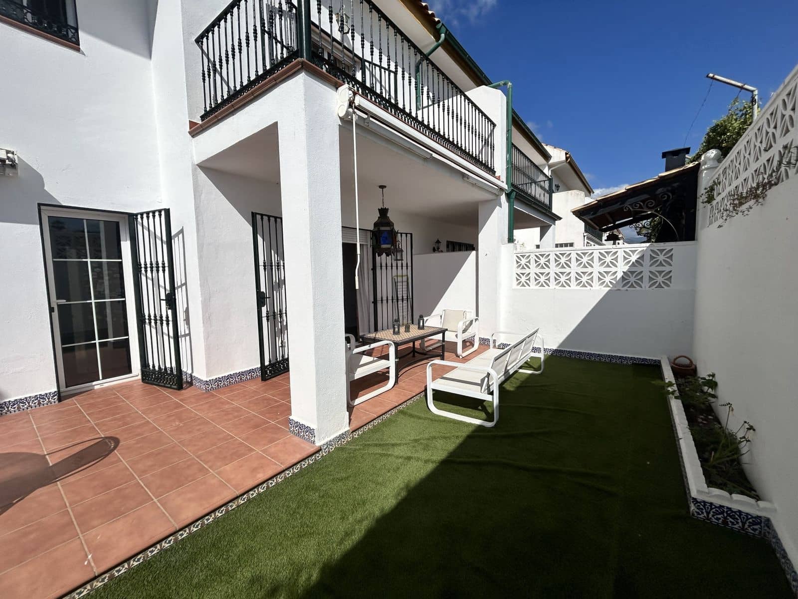 4 chambre Maison de Ville à vendre à Guadalmina - 730 000 € (Ref: 9894647)