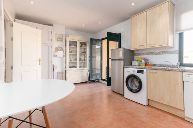 3 soveværelse Penthouse til salg i San Pedro de Alcantara, Marbella - € 950.000 (Ref: 9894650)