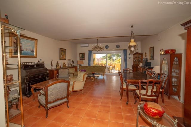 4 camera da letto Casa in vendita in Estepona - 600.000 € (Rif: 9894652)