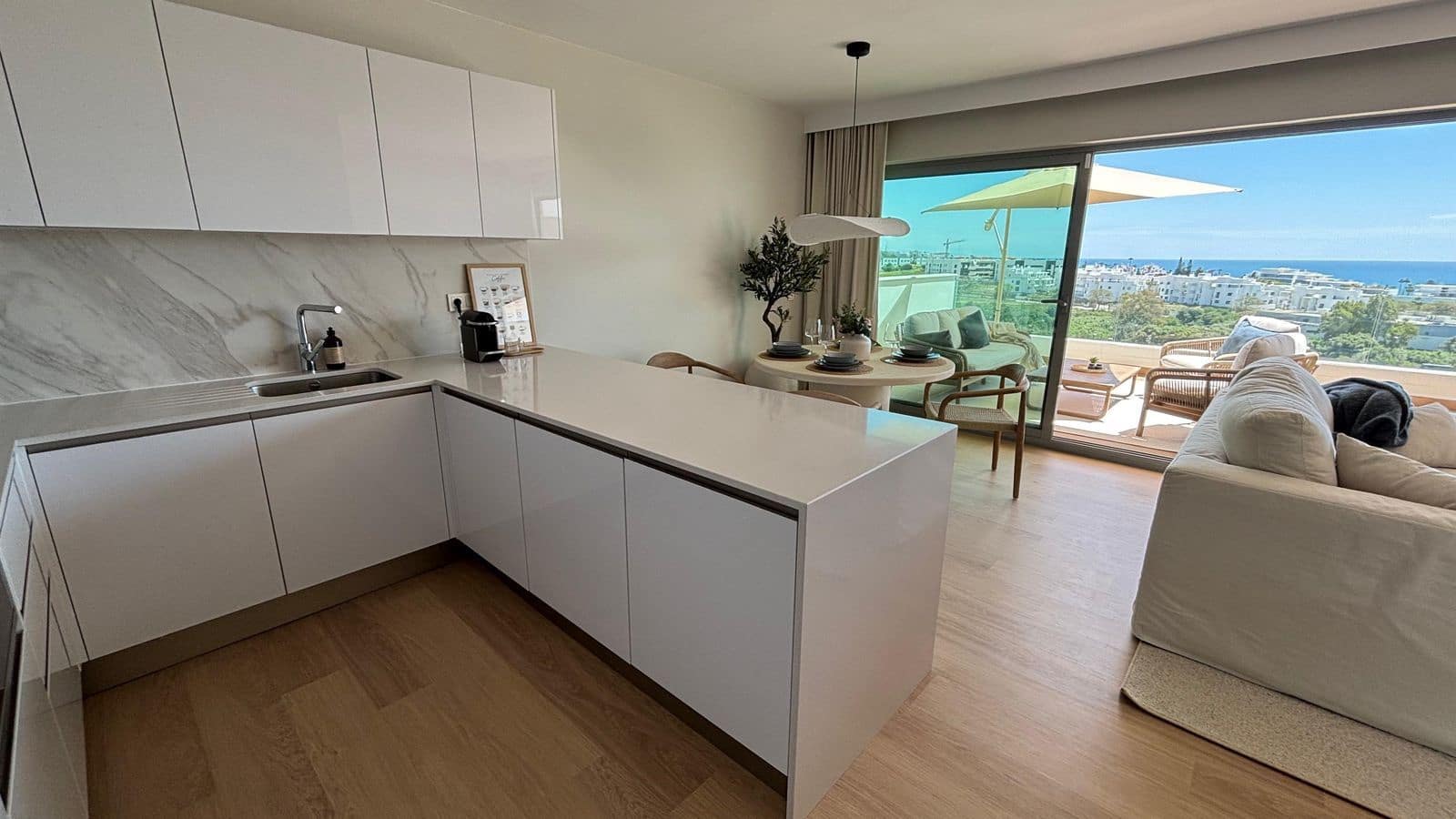 2 chambre Appartement à vendre à Estepona - 595 000 € (Ref: 9894655)