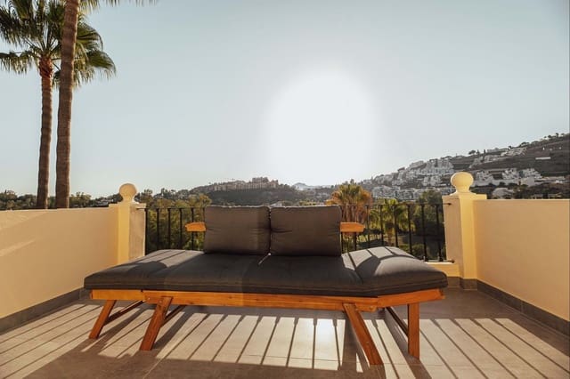 3 bedroom Penthouse for sale in La Quinta, Benahavís - € 795,000 (Ref: 9894656)