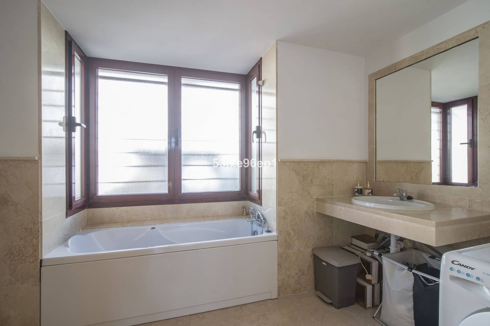 Casa de 2 habitaciones en Casares en venta - 389.000 € (Ref: 9894660)