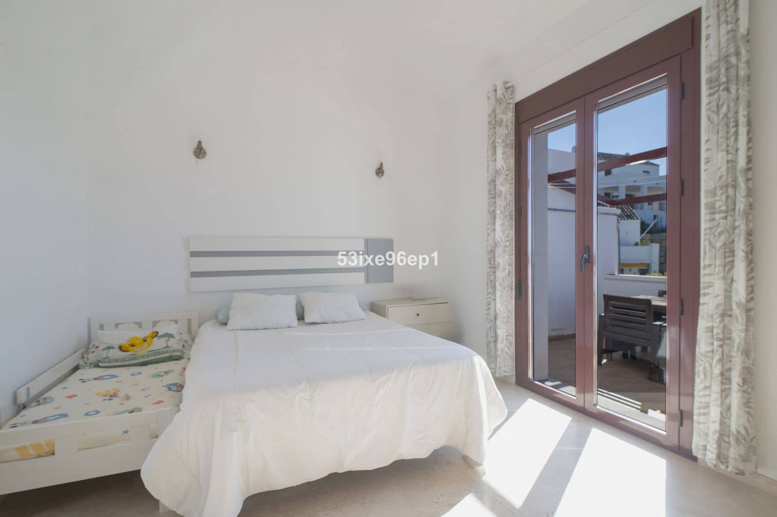 Casa de 2 habitaciones en Casares en venta - 389.000 € (Ref: 9894660)