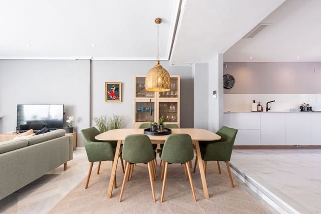 3 bedroom Townhouse for sale in Golden Mile, Marbella - € 1,350,000 (Ref: 9894662)