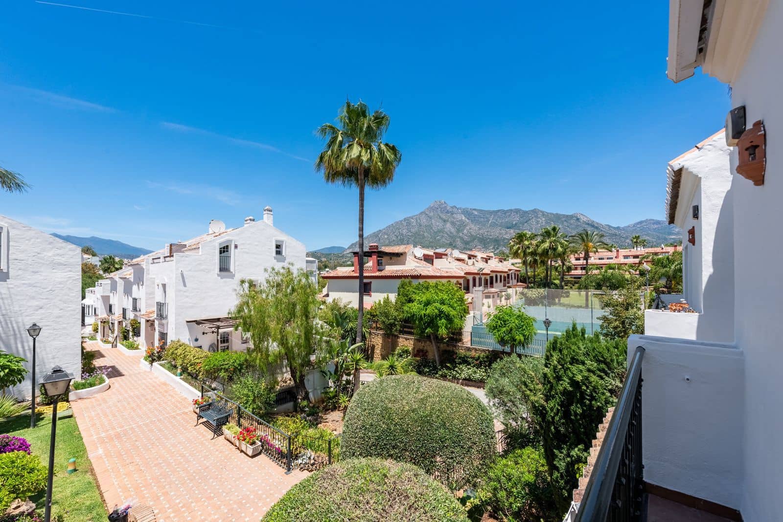 3 bedroom Townhouse for sale in Golden Mile - € 1,350,000 (Ref: 9894662)