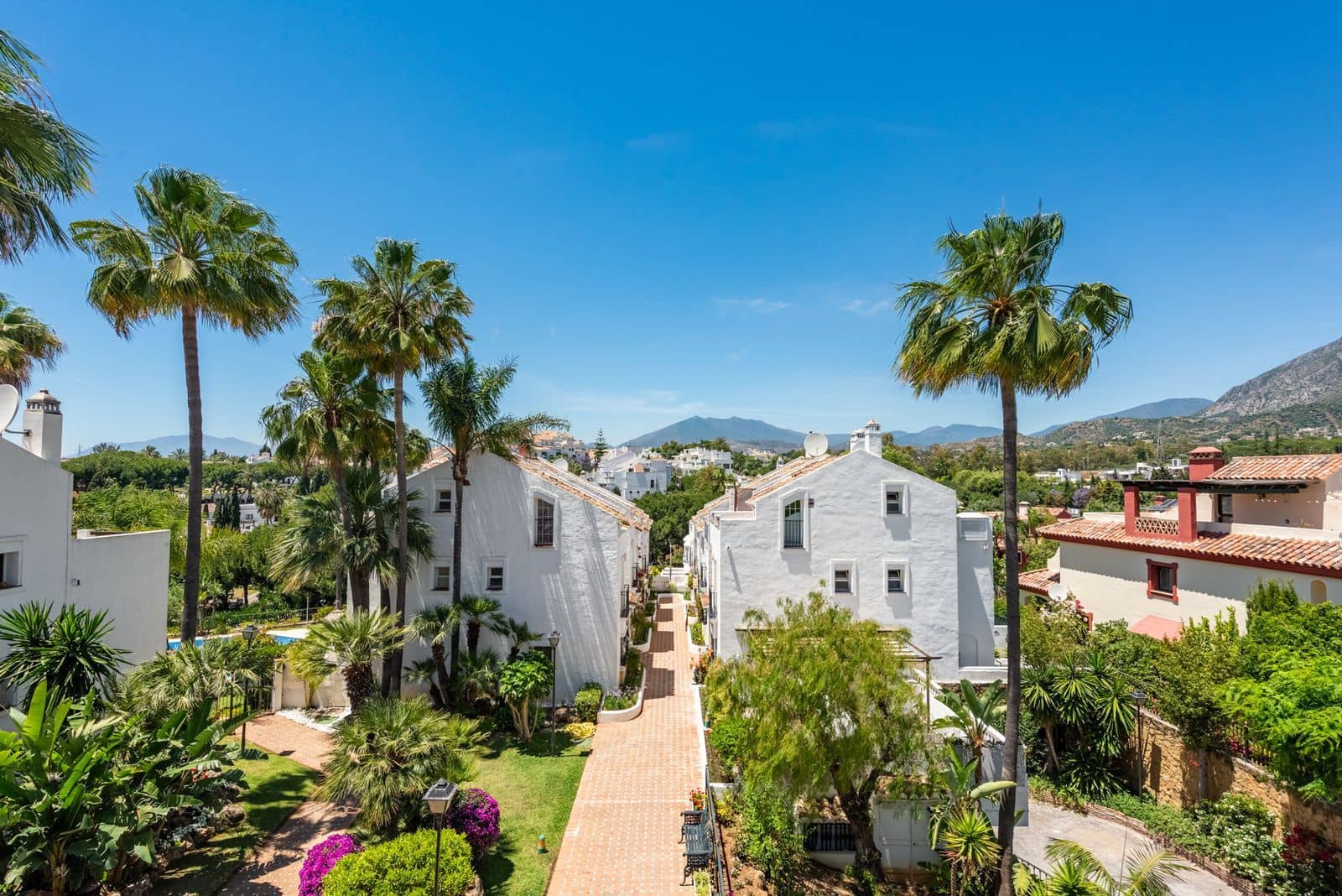 3 bedroom Townhouse for sale in Golden Mile - € 1,350,000 (Ref: 9894662)
