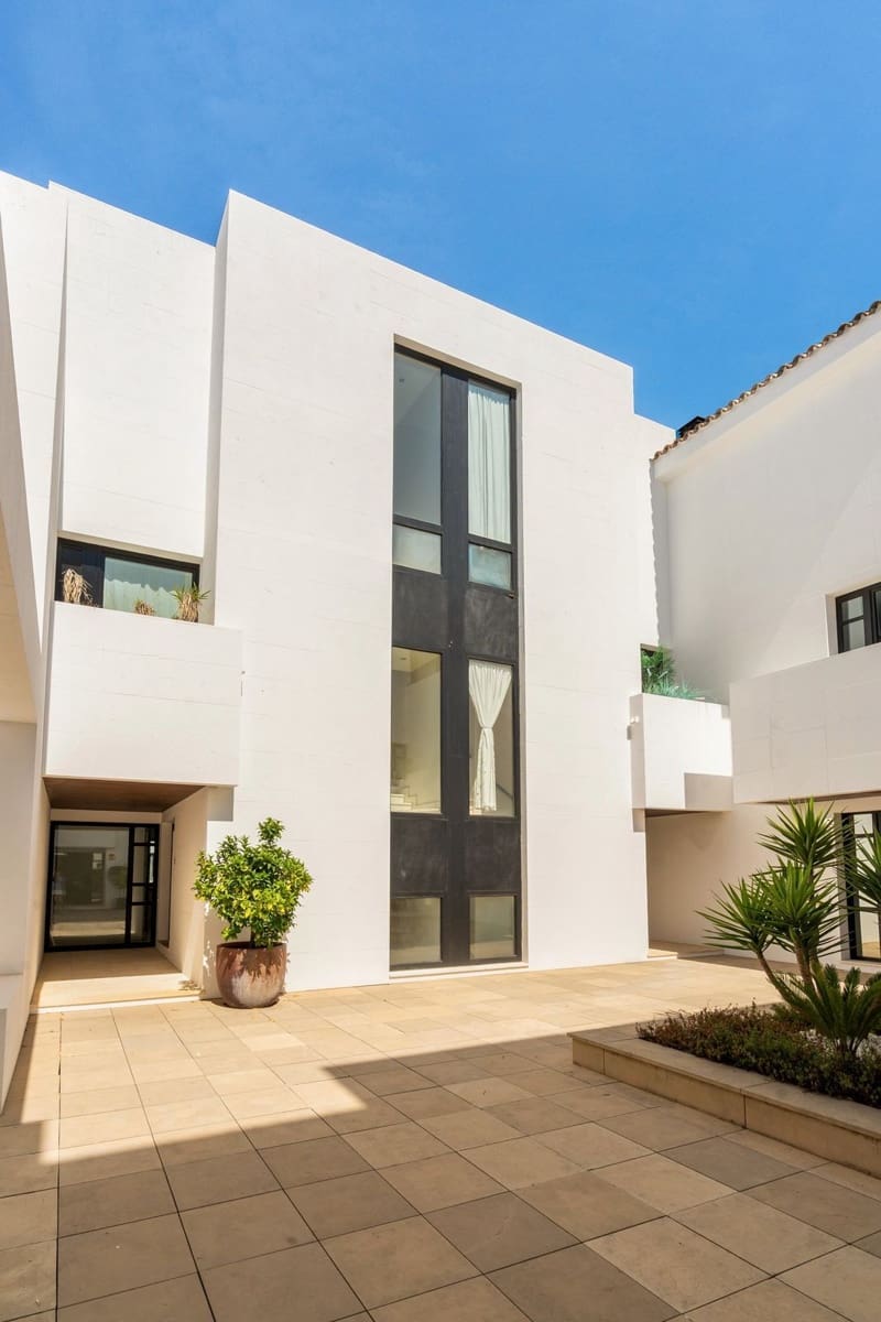 Casa de 2 habitaciones en Sotogrande en venta - 999.950 € (Ref: 9894663)