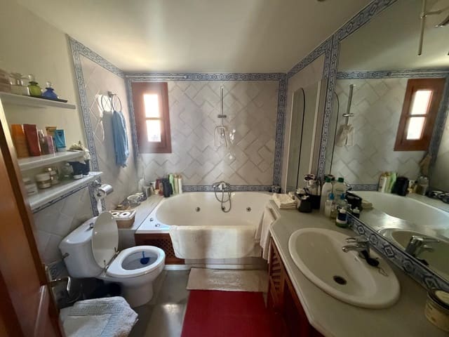 3 slaapkamer Huis te koop in Marbella - € 700.000 (Ref: 9894668)