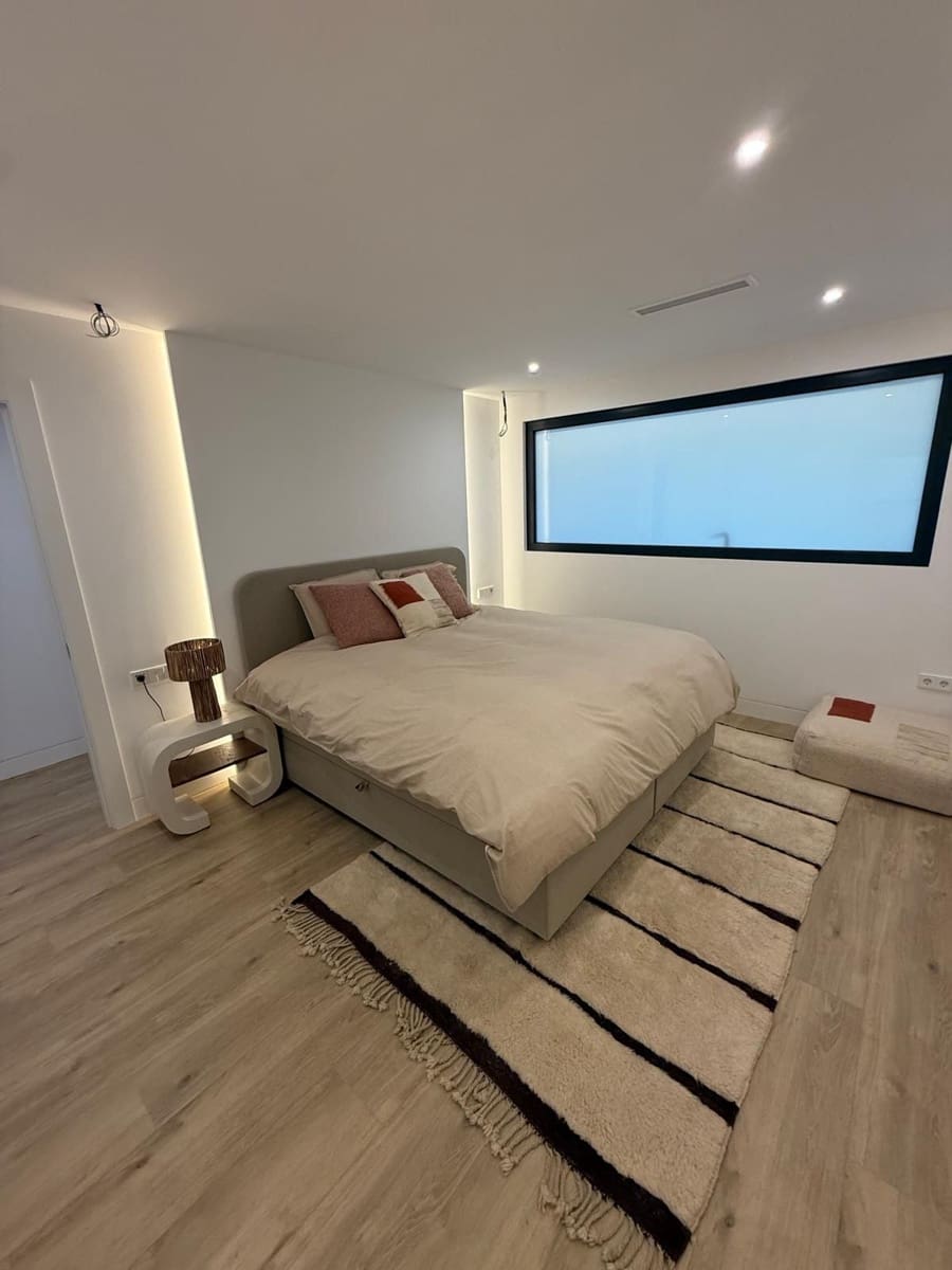 1 bedroom Apartment for sale in Nueva Andalucia - € 357,000 (Ref: 9894671)