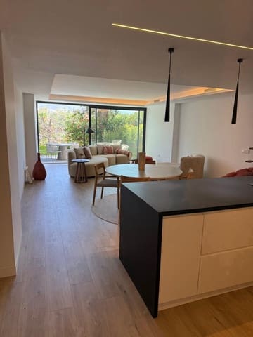 1 bedroom Apartment for sale in Nueva Andalucia, Marbella - € 357,000 (Ref: 9894671)