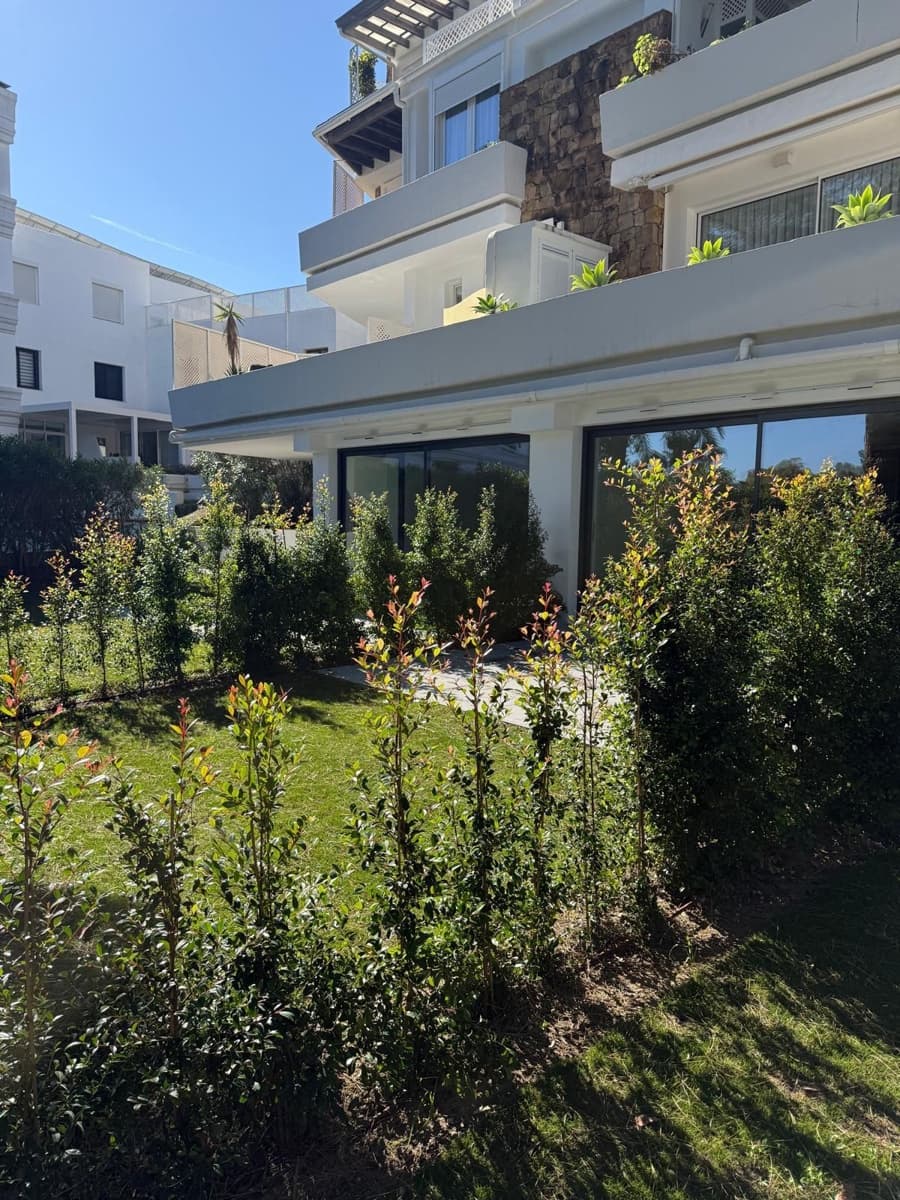1 bedroom Apartment for sale in Nueva Andalucia - € 357,000 (Ref: 9894671)