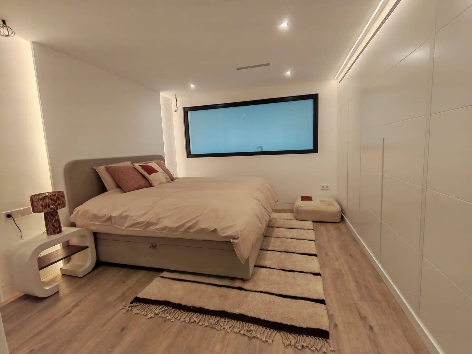 1 bedroom Apartment for sale in Nueva Andalucia - € 357,000 (Ref: 9894671)