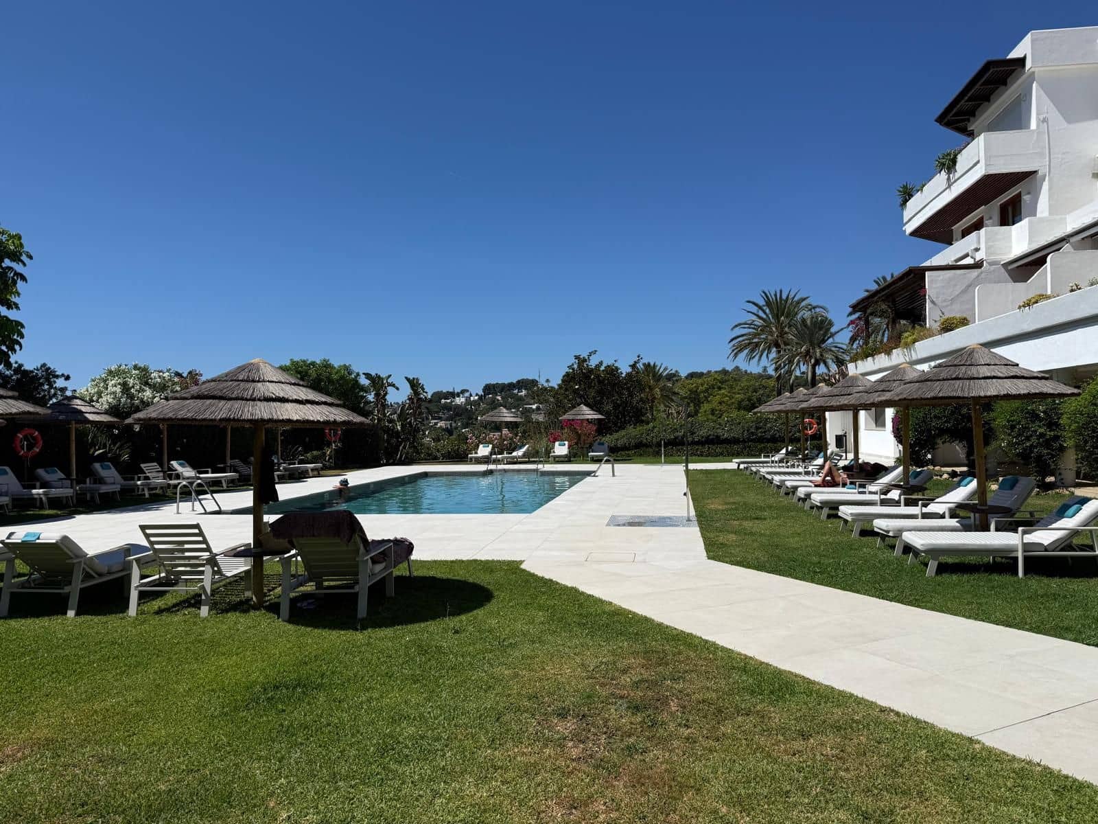 1 bedroom Apartment for sale in Nueva Andalucia - € 357,000 (Ref: 9894671)