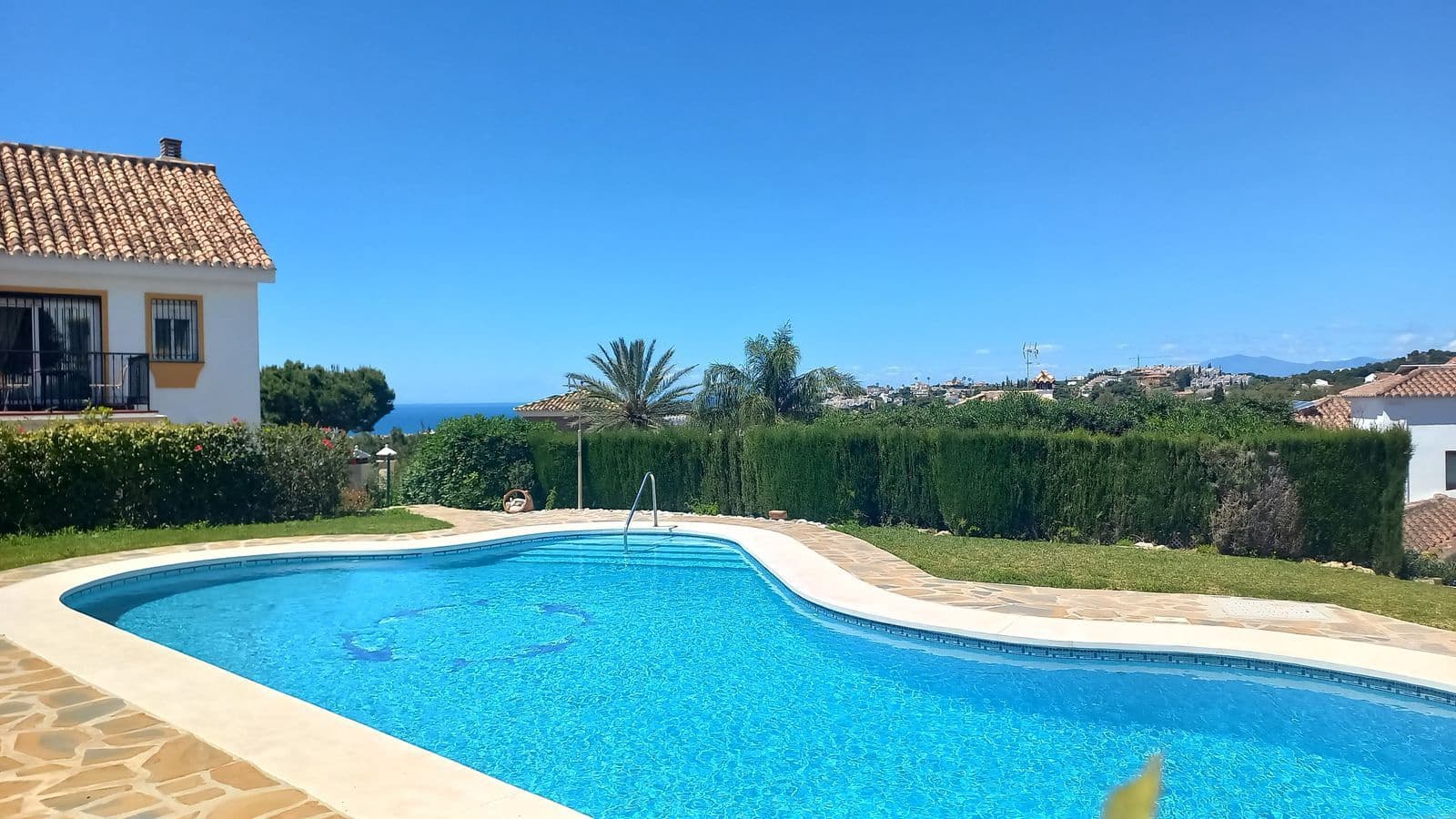 4 bedroom Semi-detached Villa for sale in Calahonda - € 670,000 (Ref: 9894673)