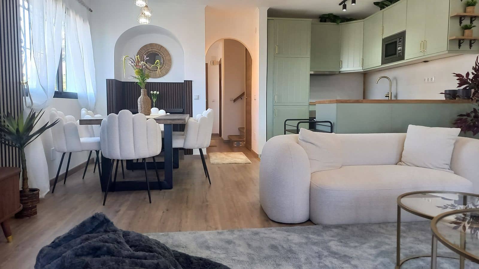 4 bedroom Semi-detached Villa for sale in Calahonda - € 670,000 (Ref: 9894673)