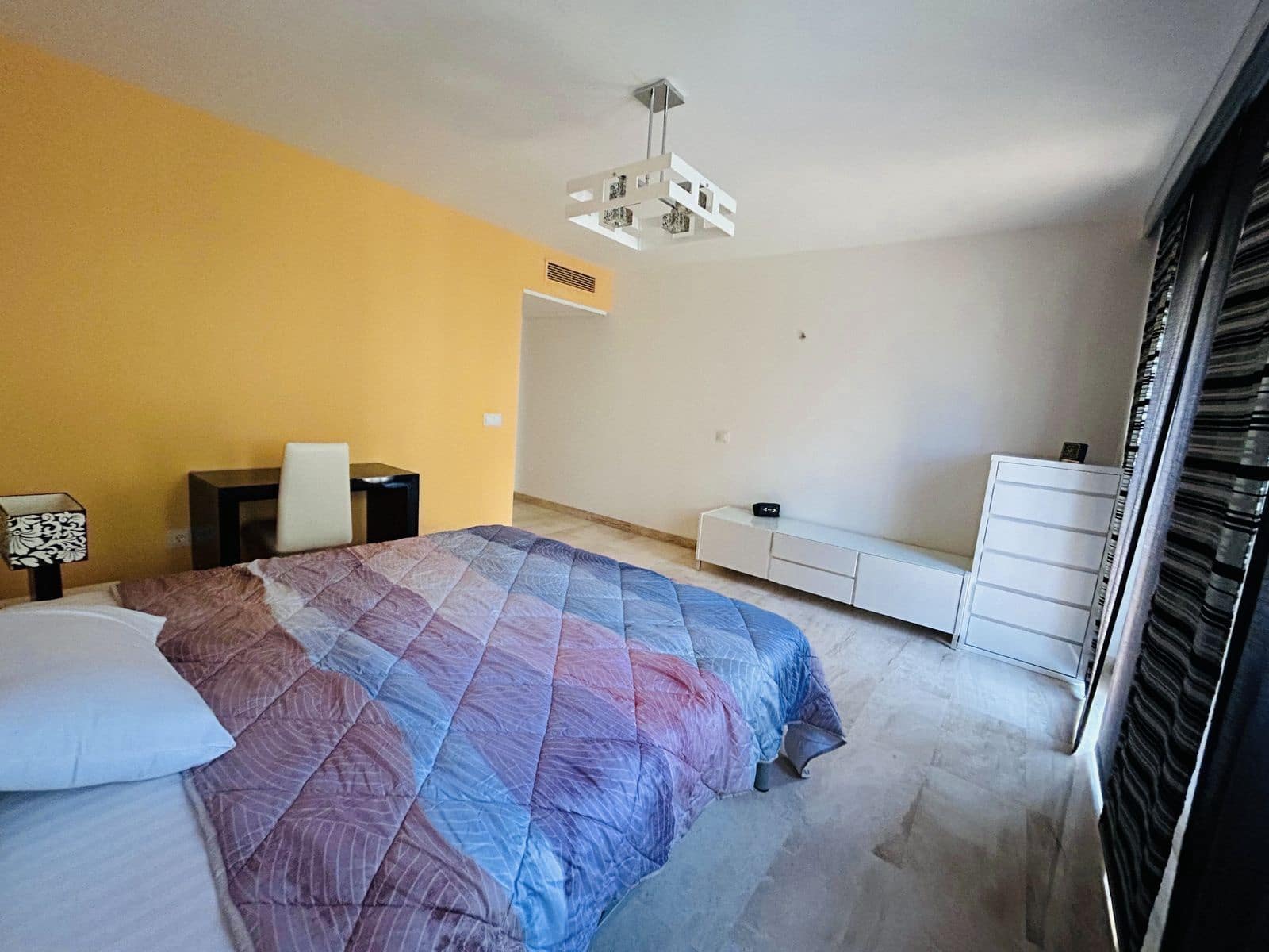 Apartamento de 2 habitaciones en Elviria en venta - 600.000 € (Ref: 9894675)