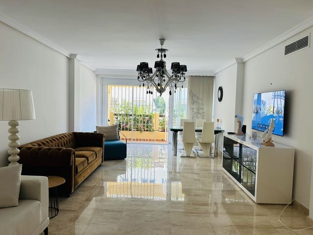 Apartamento de 2 habitaciones en Elviria, Marbella en venta - 600.000 € (Ref: 9894675)