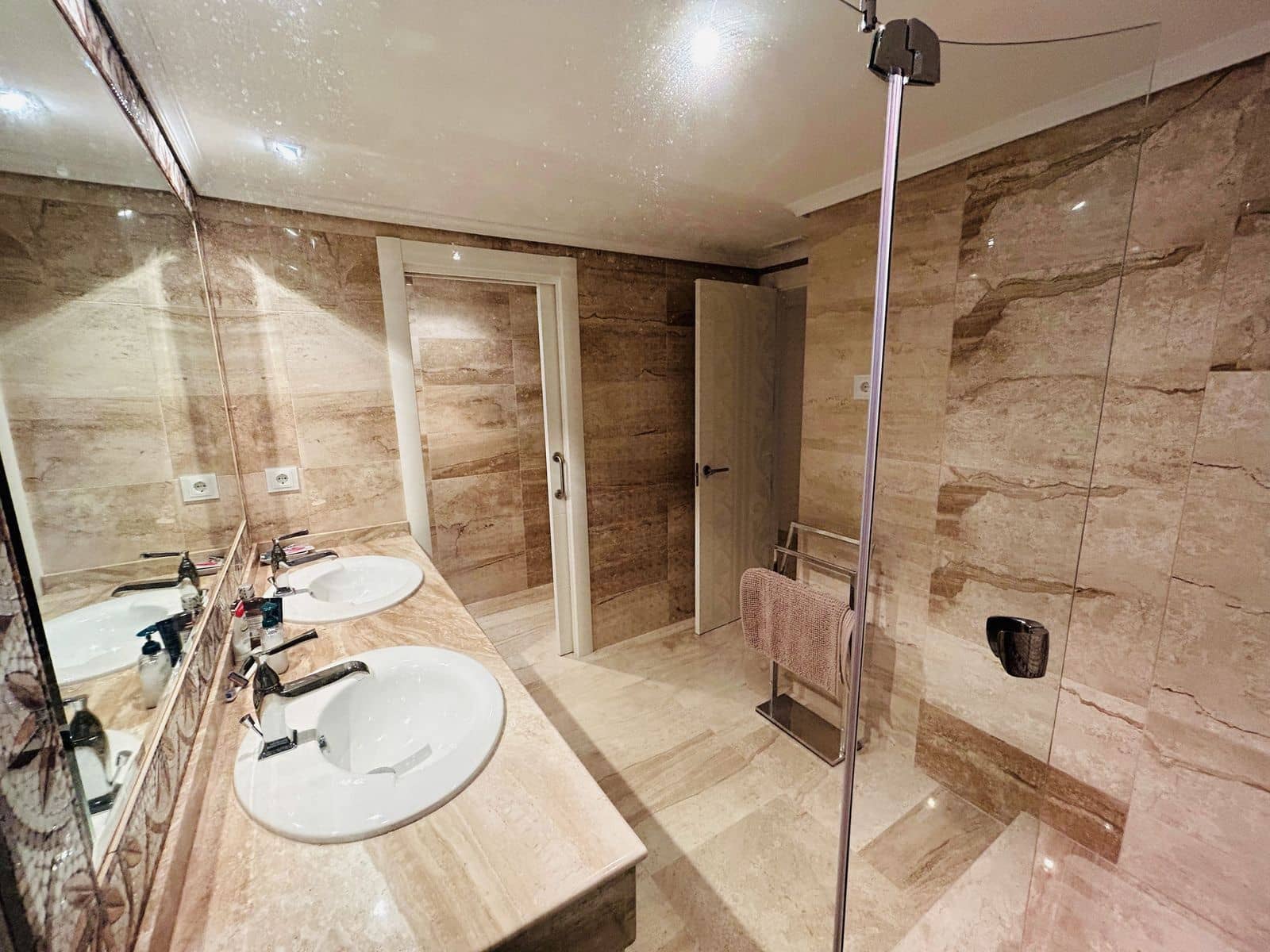Apartamento de 2 habitaciones en Elviria en venta - 600.000 € (Ref: 9894675)