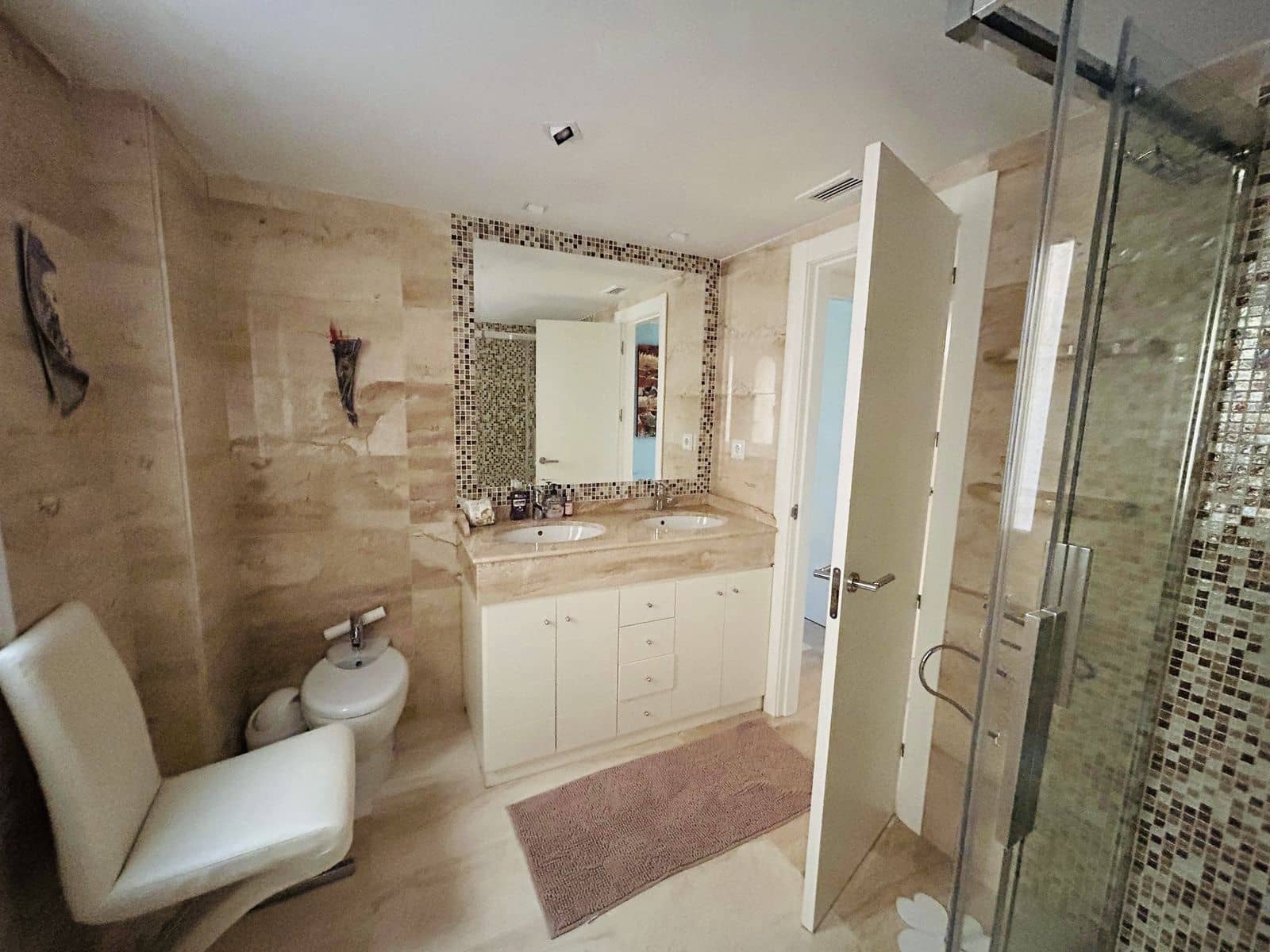 Apartamento de 2 habitaciones en Elviria en venta - 600.000 € (Ref: 9894675)