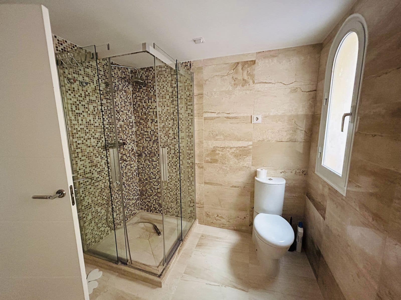 Apartamento de 2 habitaciones en Elviria en venta - 600.000 € (Ref: 9894675)