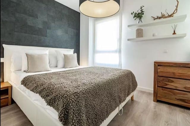 3 slaapkamer Appartement te koop in Nueva Andalucia, Marbella - € 495.000 (Ref: 9894676)