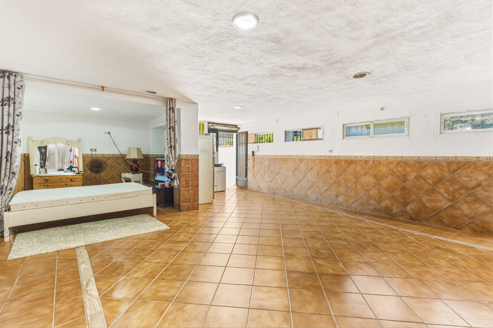 Casa de 3 habitaciones en New Golden Mile en venta - 580.000 € (Ref: 9894681)
