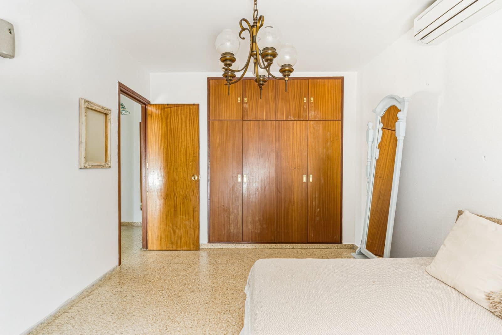Casa de 3 habitaciones en New Golden Mile en venta - 580.000 € (Ref: 9894681)
