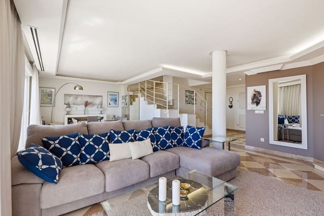 Ático de 2 habitaciones en Nueva Andalucia, Marbella en venta - 895.000 € (Ref: 9894685)