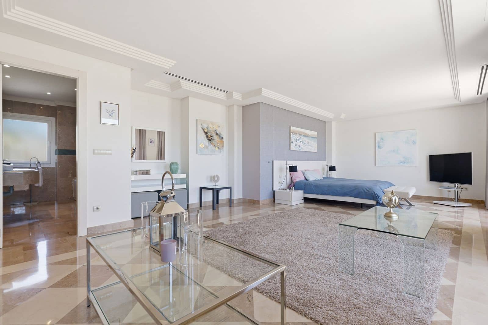 Ático de 2 habitaciones en Nueva Andalucia en venta - 895.000 € (Ref: 9894685)