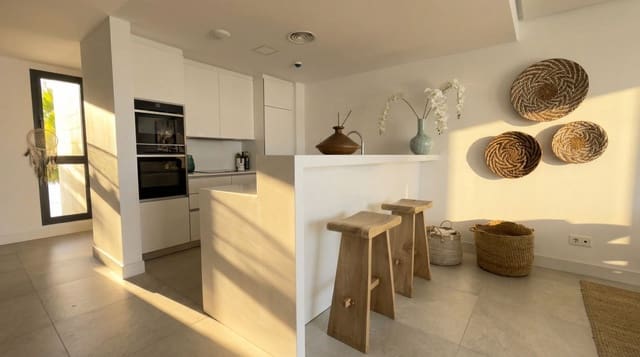 3 makuuhuone Kattohuoneisto myytävänä paikassa Cabopino, Marbella - 1 199 000 € (Ref: 9894686)