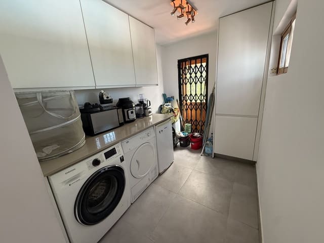 2 Zimmer Finca/Landgut zu verkaufen in Estepona - 550.000 € (Ref: 9894687)