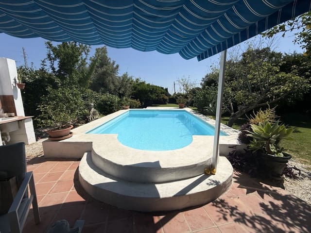 2 Zimmer Finca/Landgut zu verkaufen in Estepona - 550.000 € (Ref: 9894687)