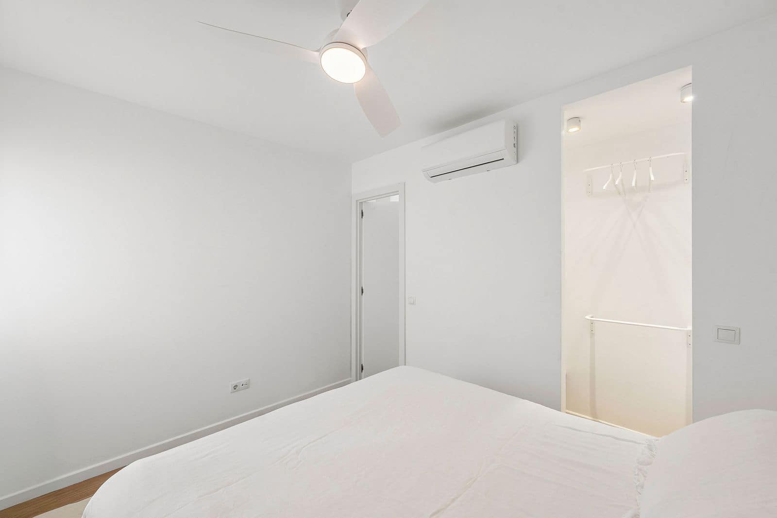 Ático de 2 habitaciones en Nueva Andalucia en venta - 489.000 € (Ref: 9894688)