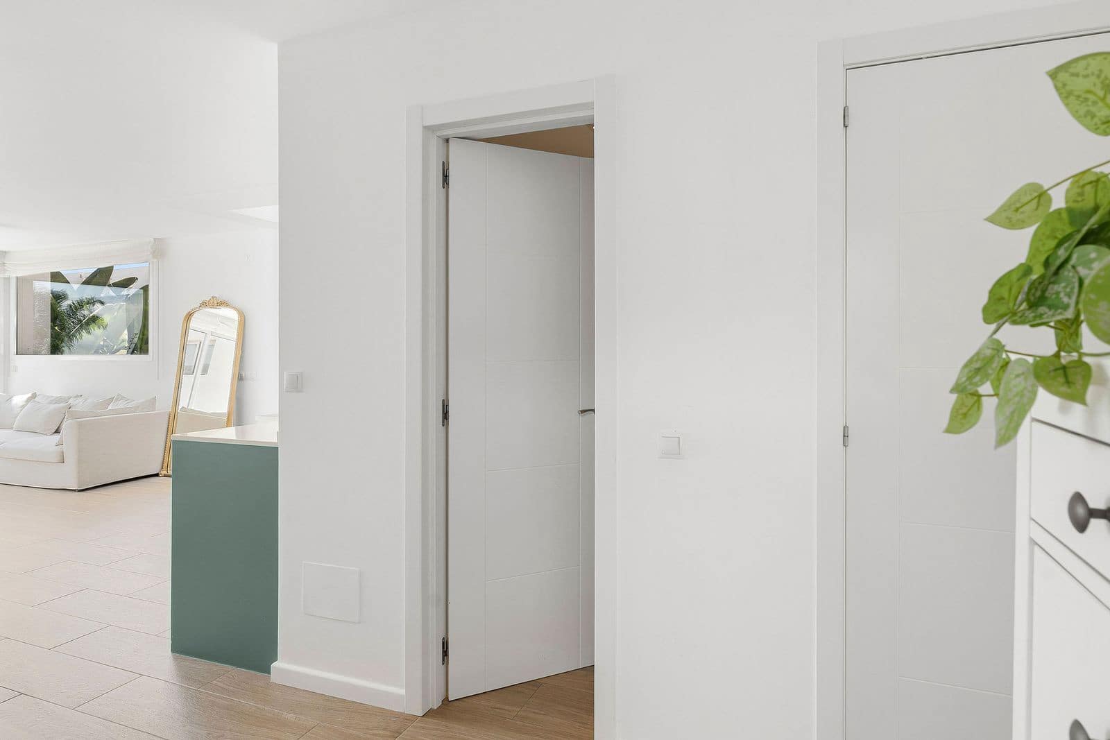 Ático de 2 habitaciones en Nueva Andalucia en venta - 489.000 € (Ref: 9894688)