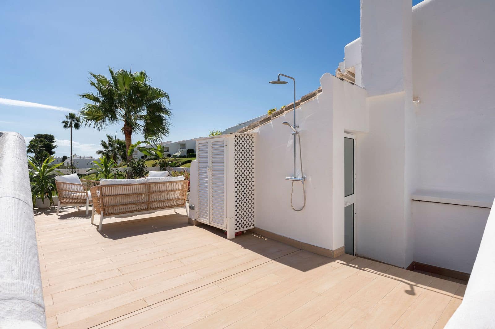 Ático de 2 habitaciones en Nueva Andalucia en venta - 489.000 € (Ref: 9894688)
