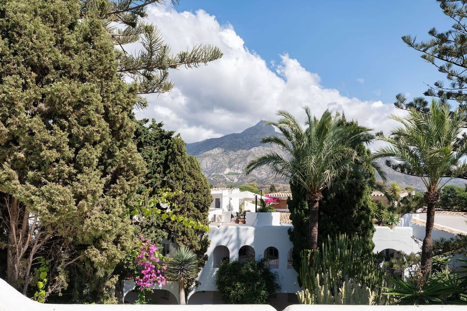 Ático de 2 habitaciones en Nueva Andalucia en venta - 489.000 € (Ref: 9894688)