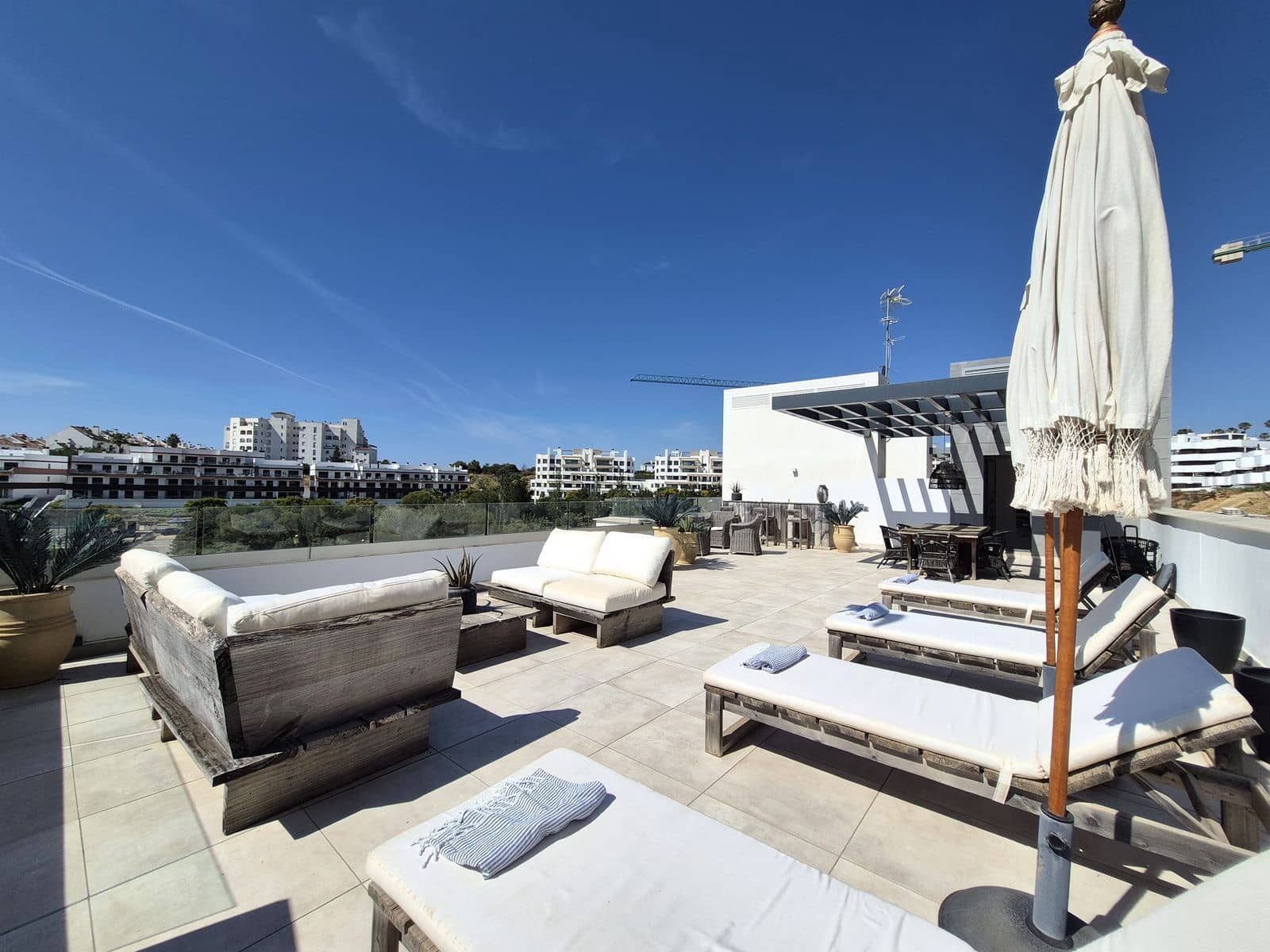 3 chambre Penthouse à vendre à Estepona - 1 095 000 € (Ref: 9894689)
