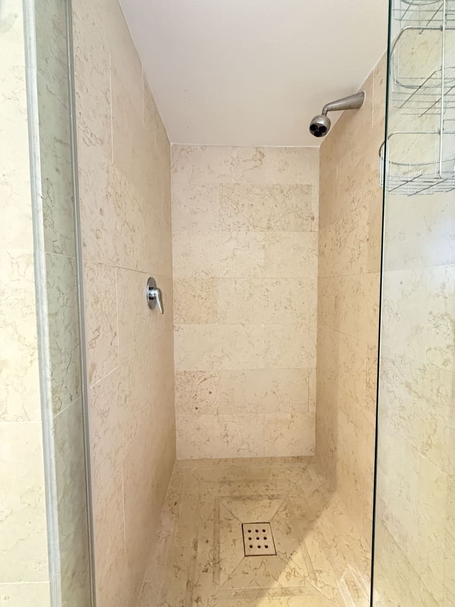 3 quarto Penthouse para venda em Benahavis - 940 000 € (Ref: 9894690)