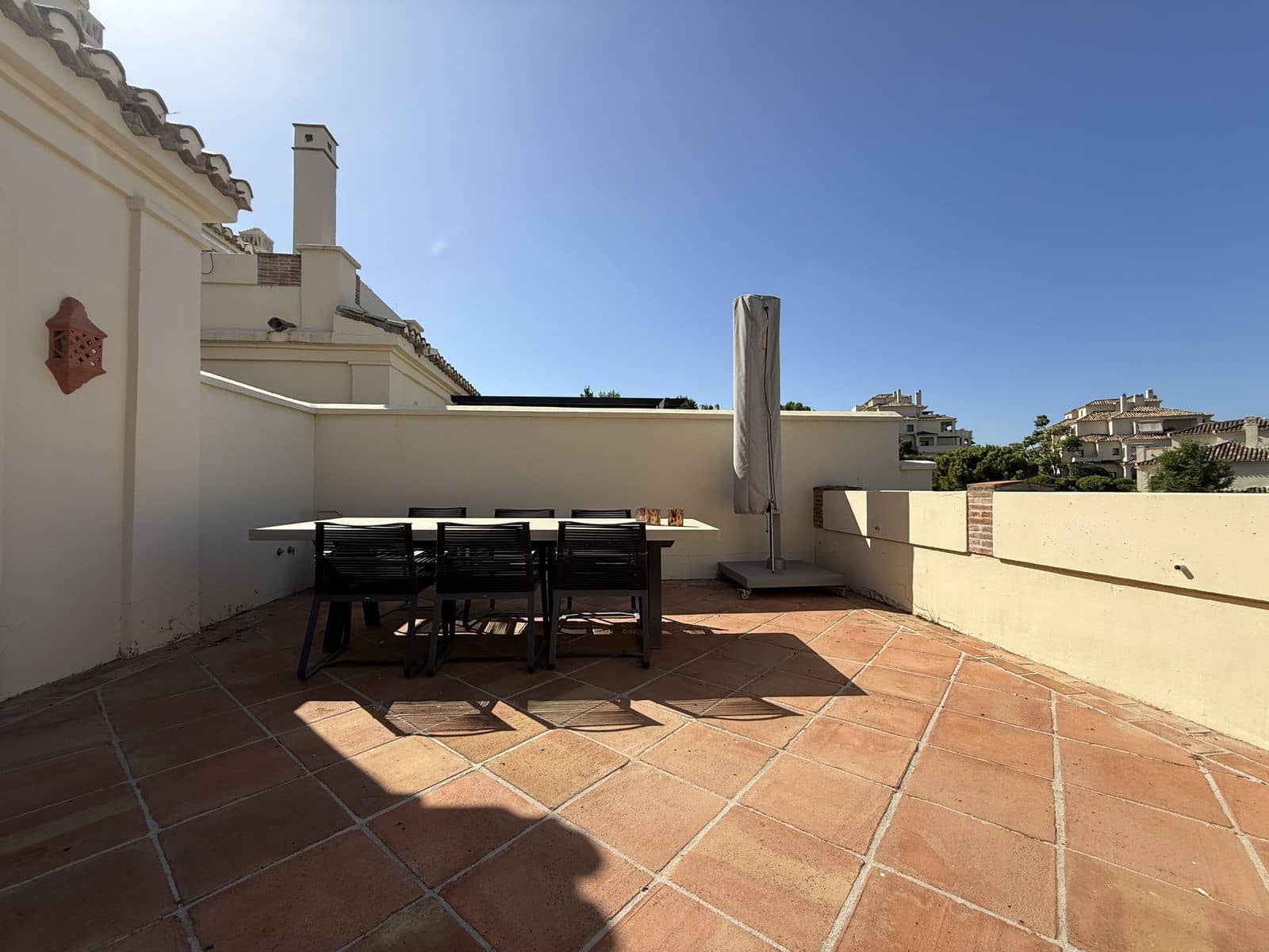 3 quarto Penthouse para venda em Benahavis - 940 000 € (Ref: 9894690)