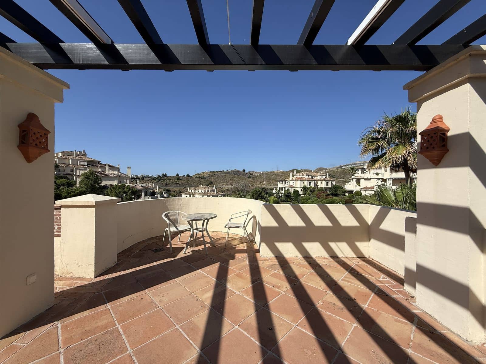 3 quarto Penthouse para venda em Benahavis - 940 000 € (Ref: 9894690)
