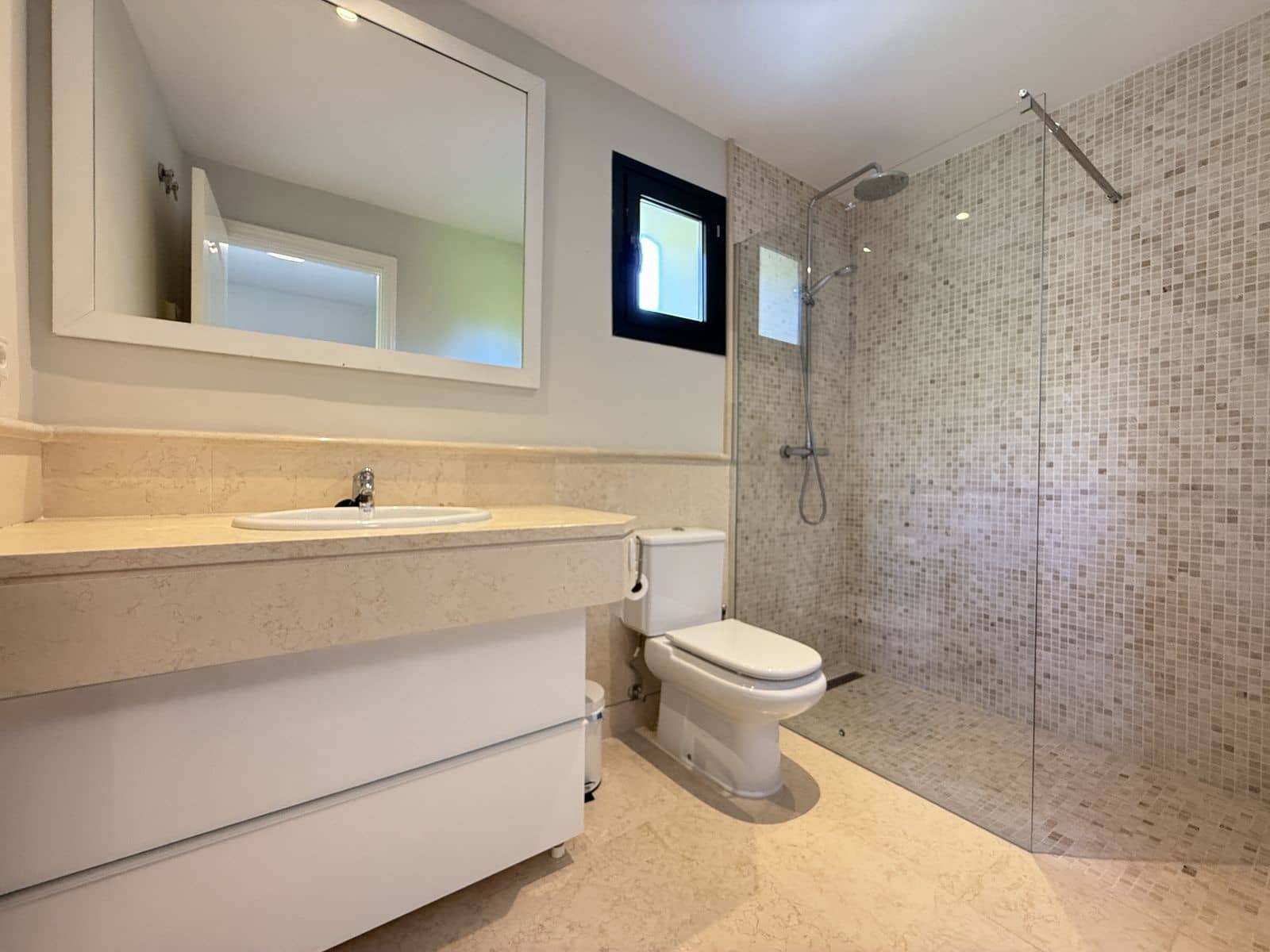 3 quarto Penthouse para venda em Benahavis - 940 000 € (Ref: 9894690)