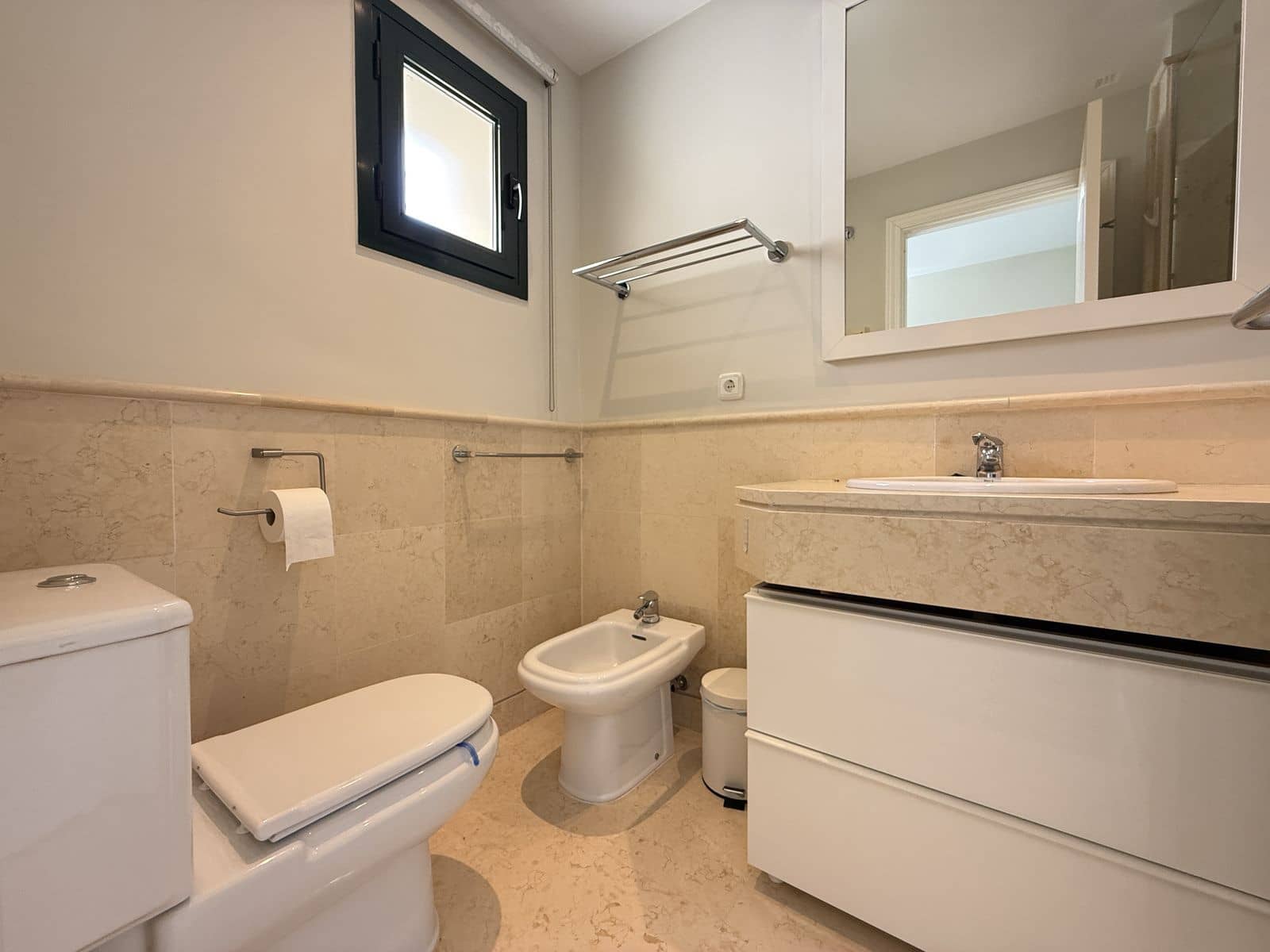 3 quarto Penthouse para venda em Benahavis - 940 000 € (Ref: 9894690)