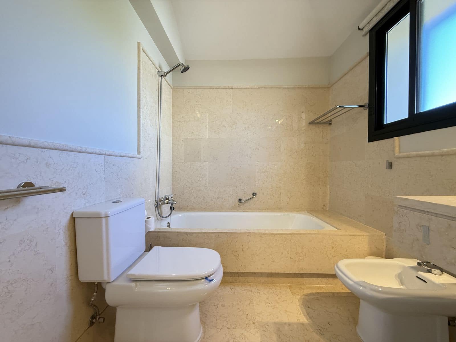 3 quarto Penthouse para venda em Benahavis - 940 000 € (Ref: 9894690)