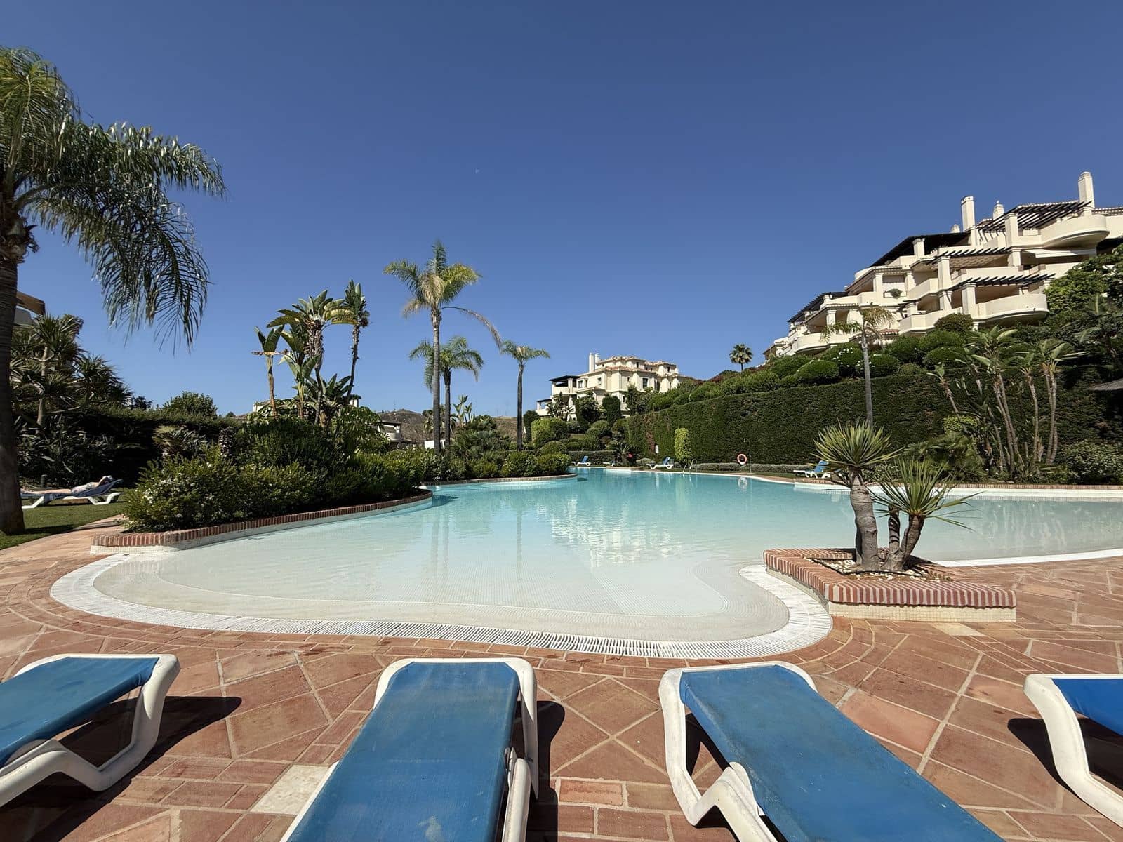 3 quarto Penthouse para venda em Benahavis - 940 000 € (Ref: 9894690)