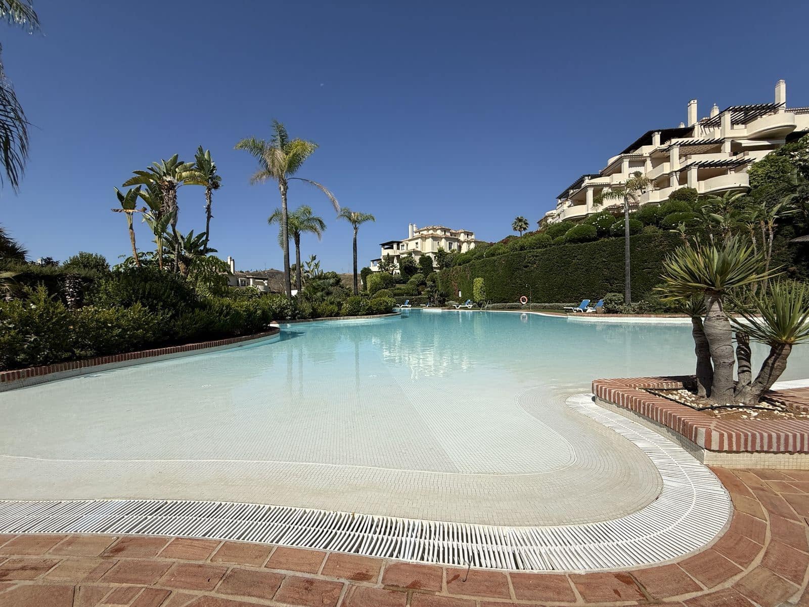 3 quarto Penthouse para venda em Benahavis - 940 000 € (Ref: 9894690)