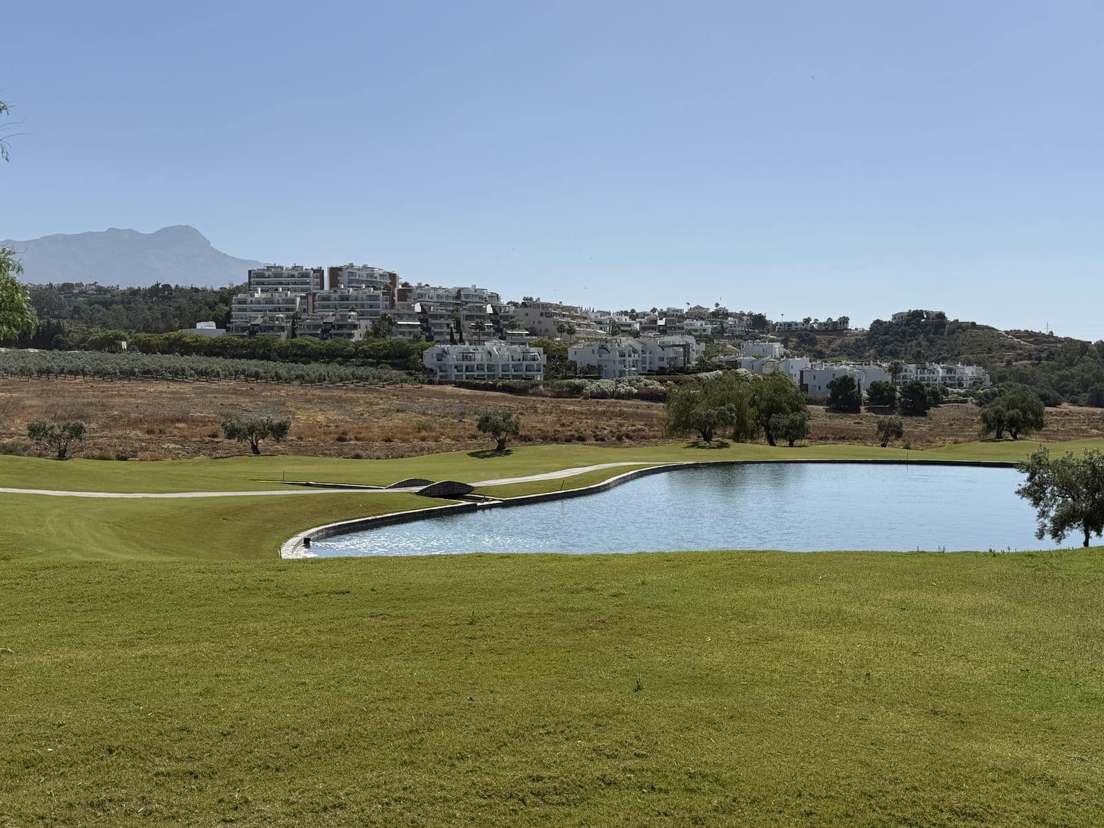 3 quarto Penthouse para venda em Benahavis - 940 000 € (Ref: 9894690)