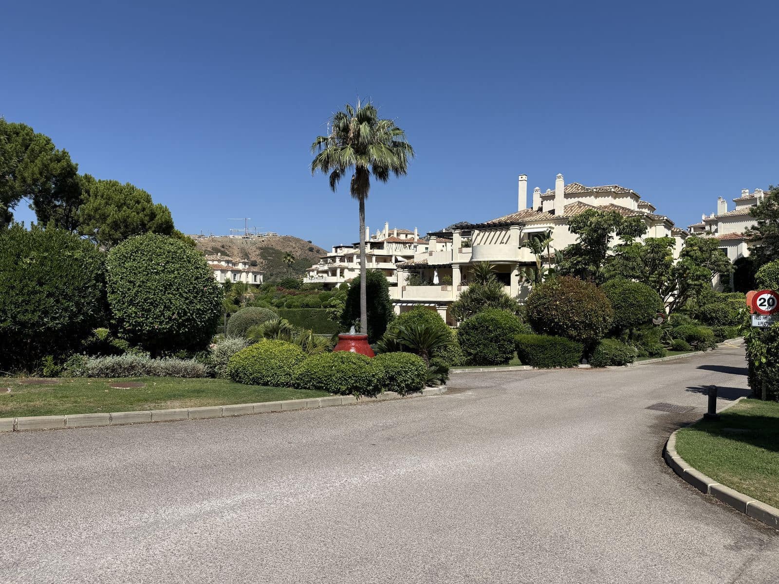 3 quarto Penthouse para venda em Benahavis - 940 000 € (Ref: 9894690)