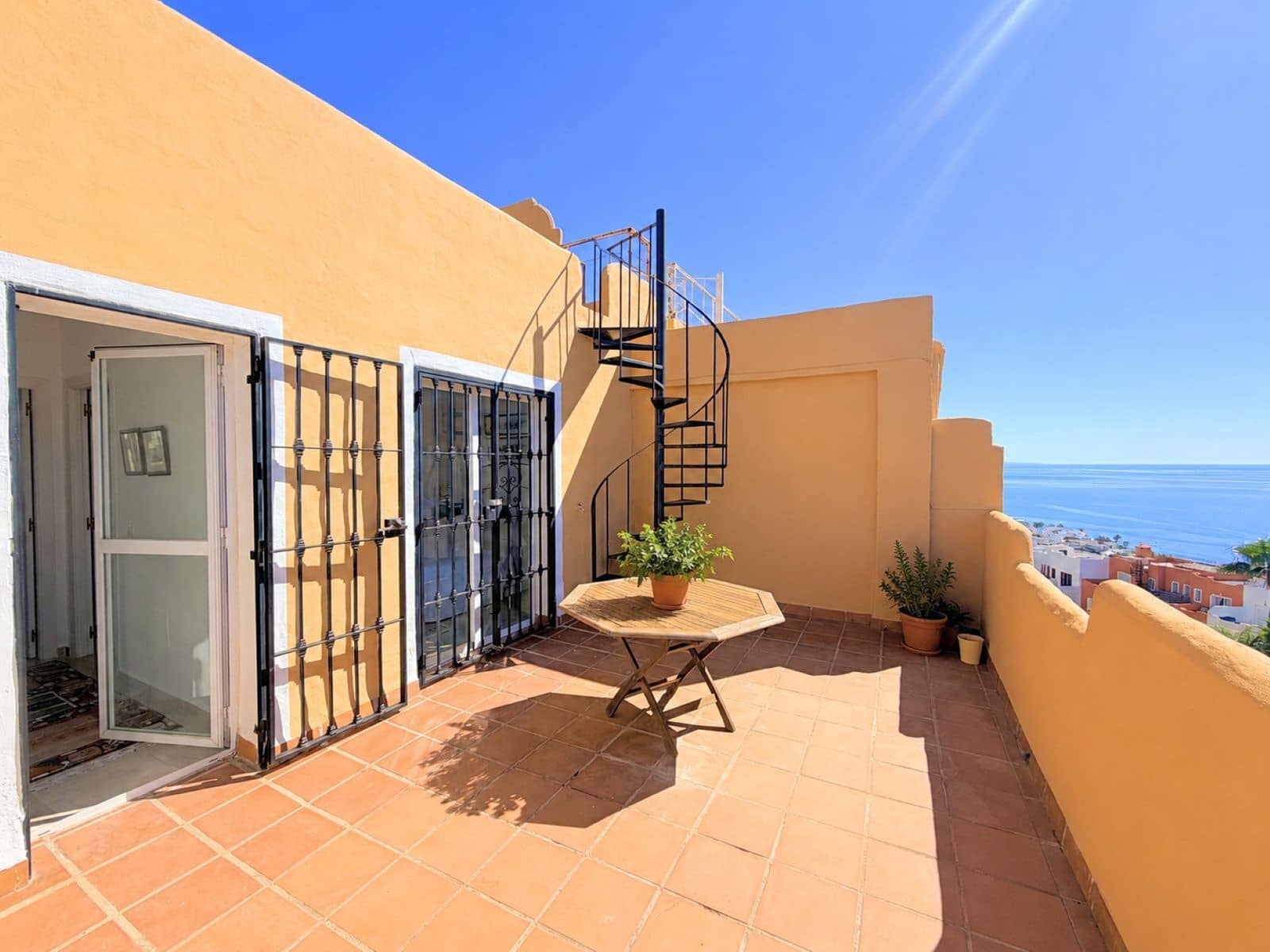 Ático de 3 habitaciones en Bahia de Casares en venta - 450.000 € (Ref: 9894691)