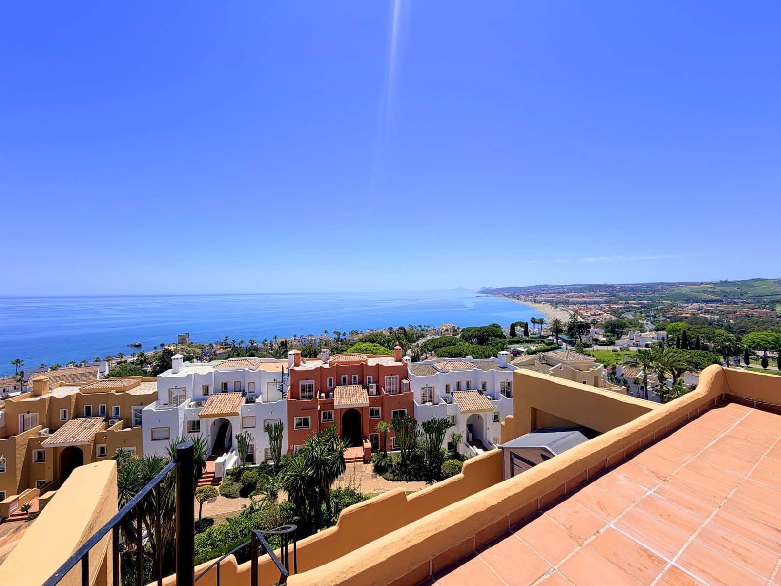 Ático de 3 habitaciones en Bahia de Casares en venta - 450.000 € (Ref: 9894691)