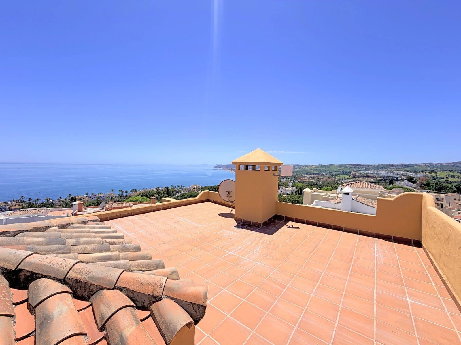 Ático de 3 habitaciones en Bahia de Casares en venta - 450.000 € (Ref: 9894691)